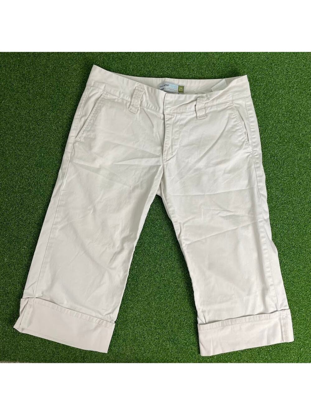 Vintage Y2K 2000s Old Navy Low Rise Khaki Cuffed Capris Sz 6